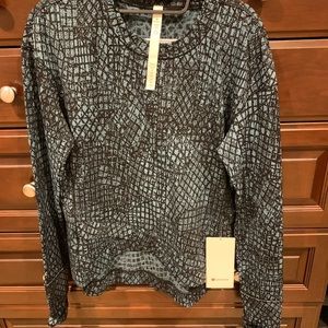 Lululemon top